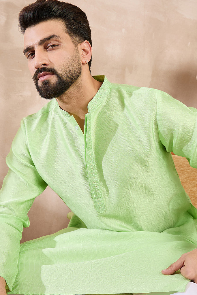 Green Silk Blend Solid Embroidered Straight Kurta With Trouser MKSET1727