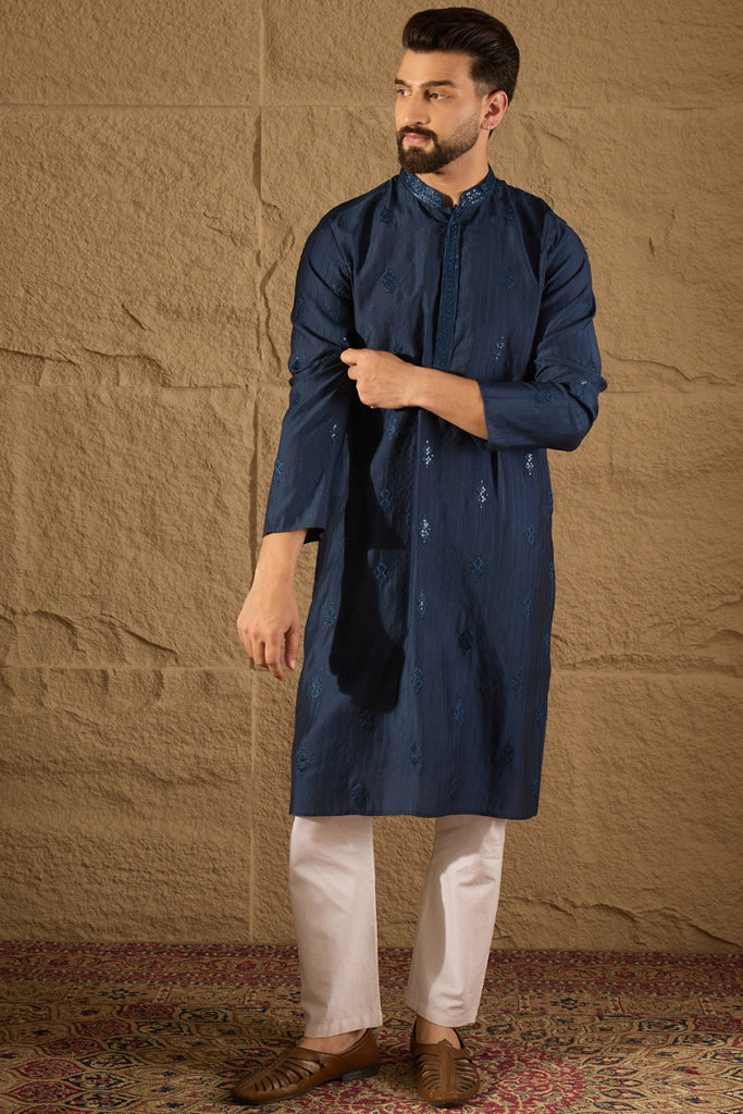 Blue Viscose Rayon Solid Embroidered Straight Kurta MKU1293