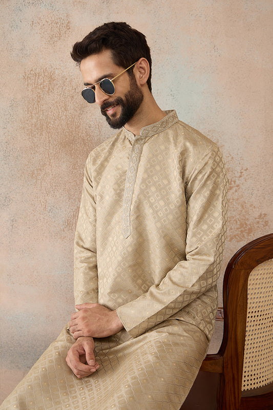 Olive Jacquard Ethnic Motifs Embroidered Kurta MKU2322