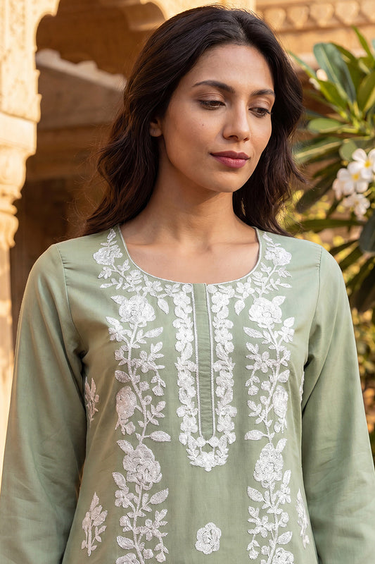 Green Viscose Rayon Solid Embroidered Regular Kurta VCK9813