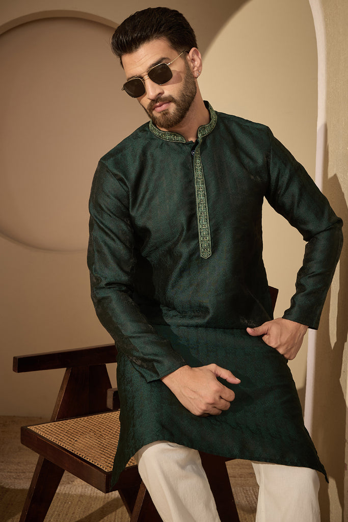 Green Jacquard Solid Embroidered Mandarin Collar Kurta MKU2742