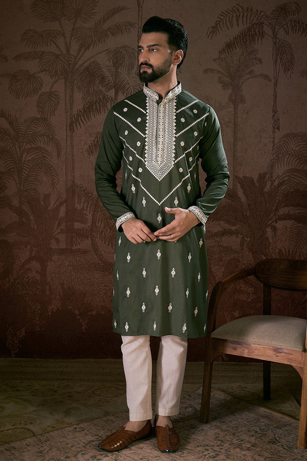 Green Silk Blend Solid Embroidered Straight Kurta With Trouser MKSET1882