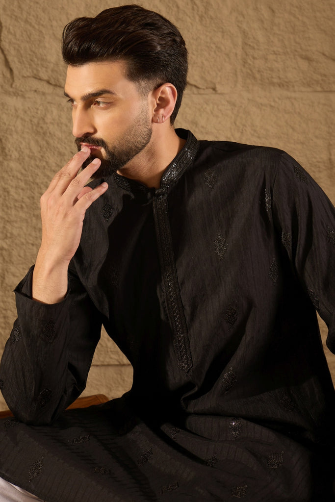 Black Viscose Rayon Solid Embroidered Straight Kurta MKU1294
