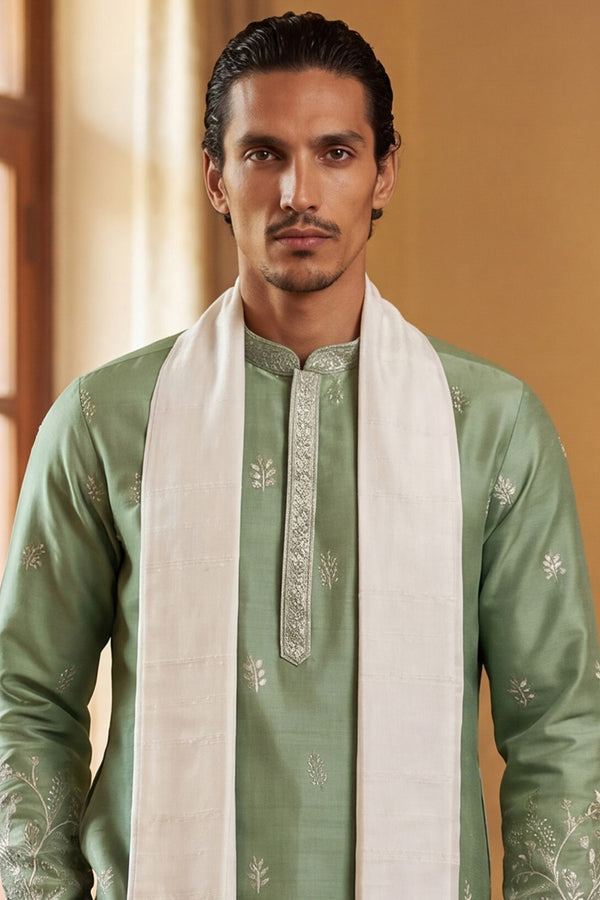 Green Silk Blend Solid Embroidered Straight Kurta Sets MKUD1783