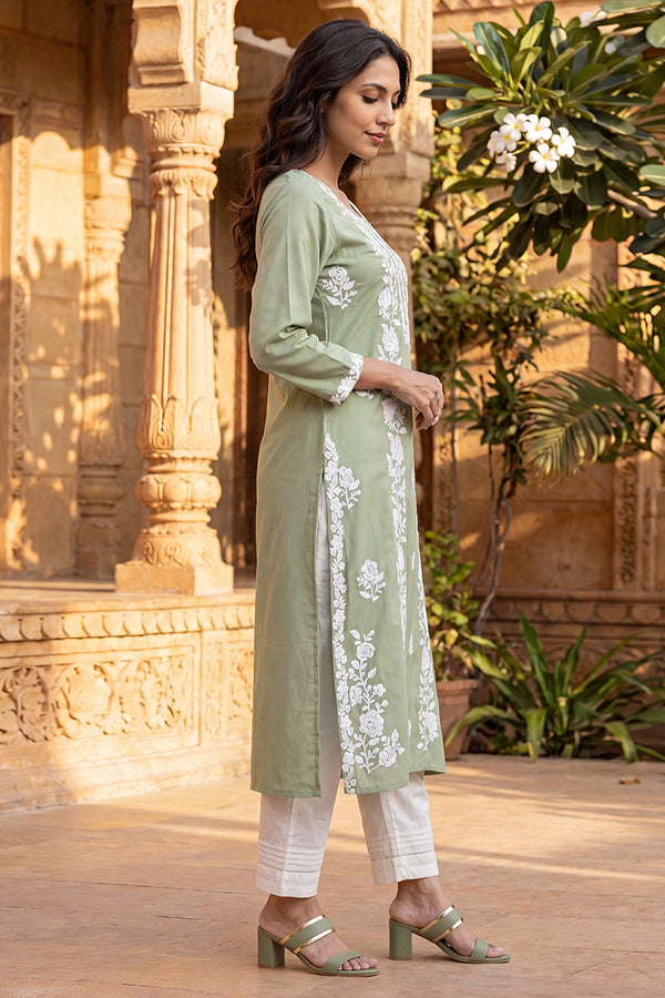 Green Viscose Rayon Solid Embroidered Regular Kurta VCK9813