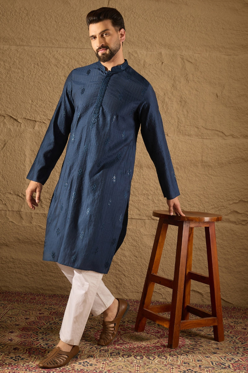 Blue Viscose Rayon Solid Embroidered Straight Kurta MKU1293