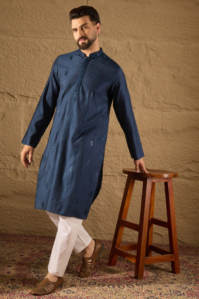 Blue Viscose Rayon Solid Embroidered Straight Kurta MKU1293