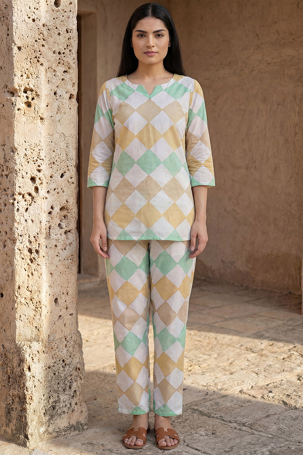 Multi Colour Pure Cotton Geometric Print Night Suit VNWK1026