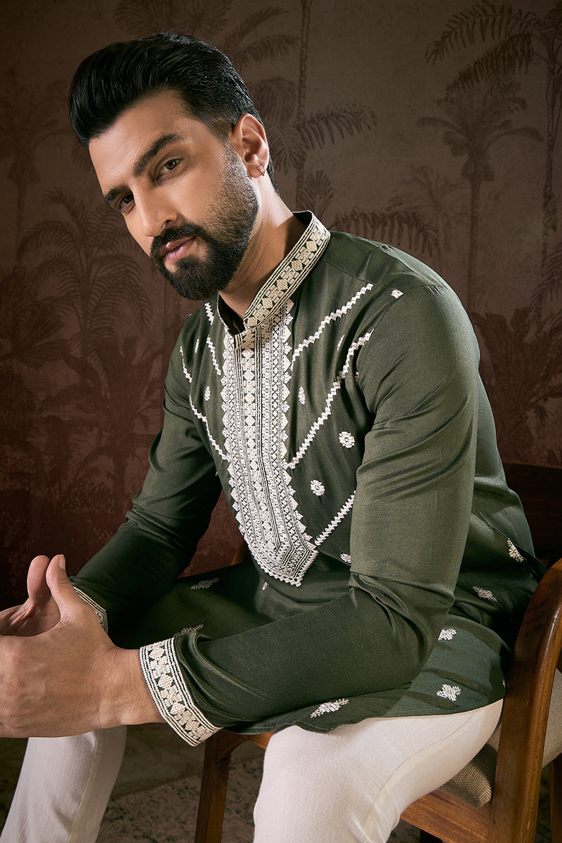 Green Silk Blend Solid Embroidered Straight Kurta MKU1882
