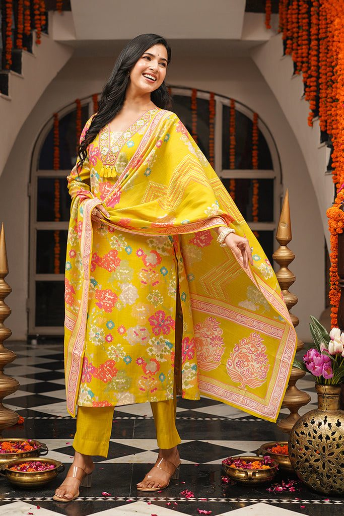 Yellow Viscose Rayon Floral Printed Straight Kurta Trousers With Dupatta PKSKD3080