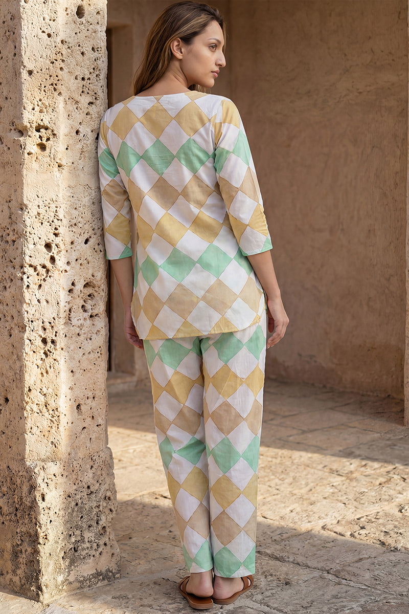 Multi Colour Pure Cotton Geometric Print Night Suit VNWK1026