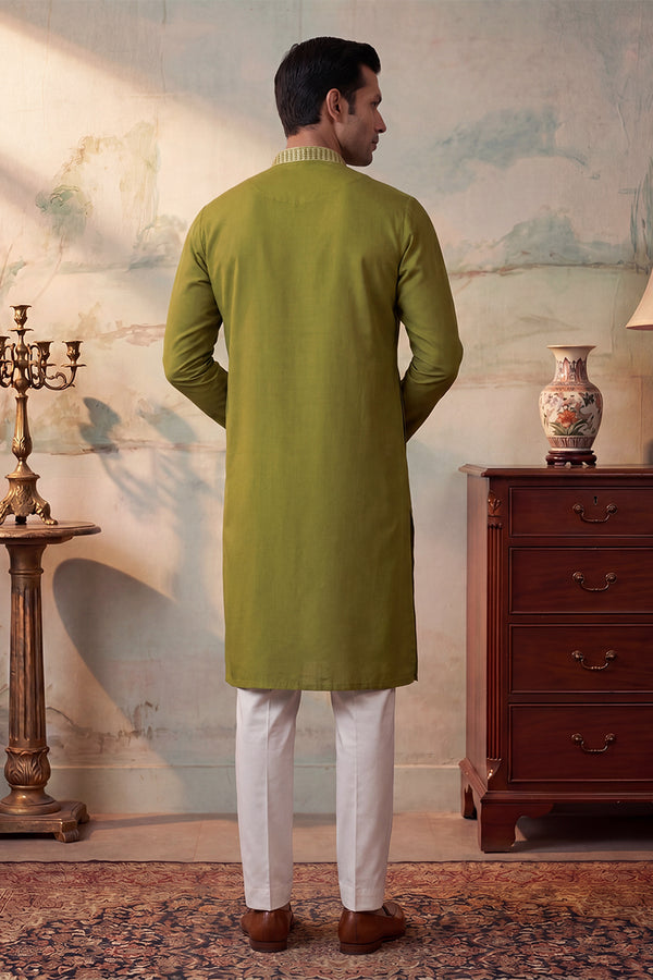 Green Silk Blend Solid Emboidered Straight Kurta With Trouser MKSET2373