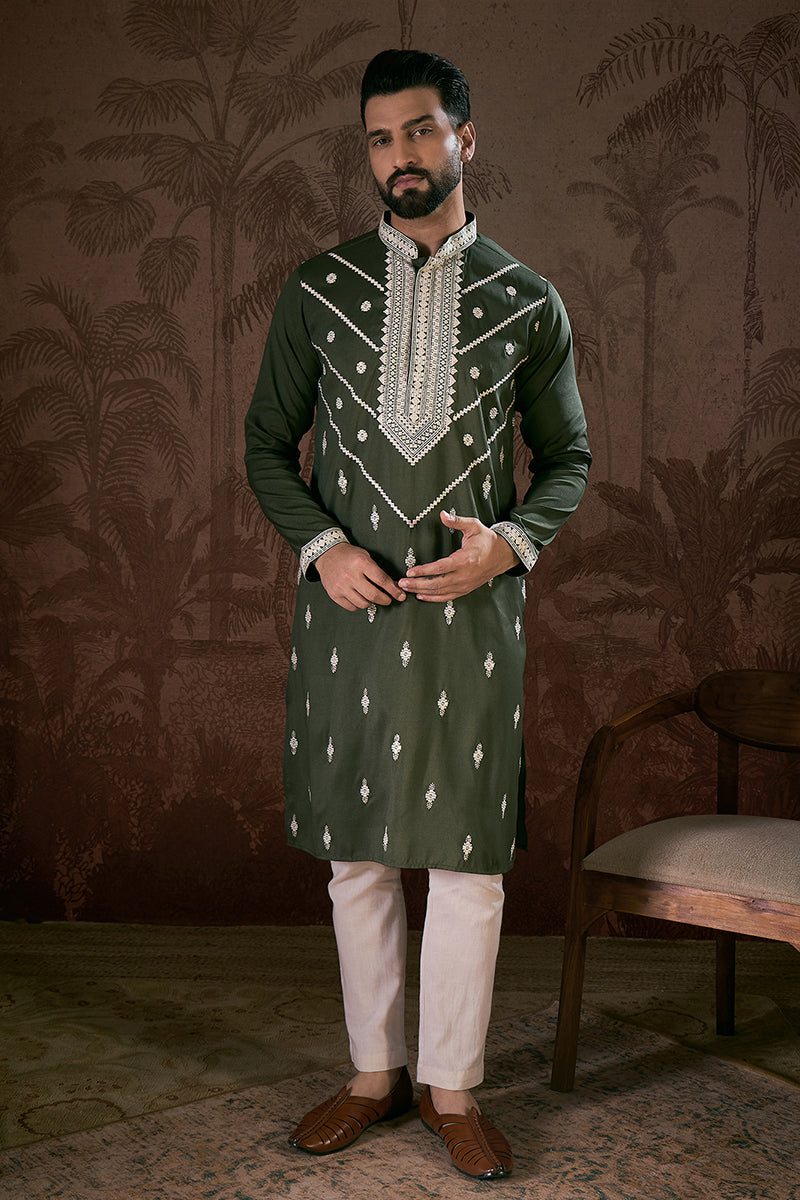 Green Silk Blend Solid Embroidered Straight Kurta With Trouser MKSET1882