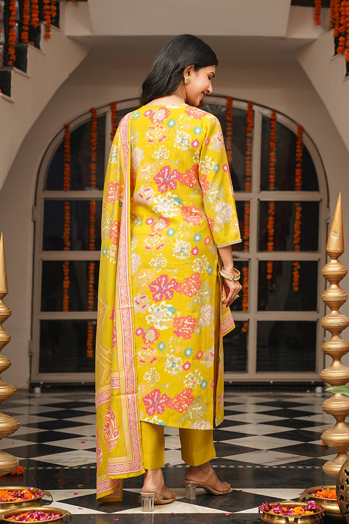 Yellow Viscose Rayon Floral Printed Straight Kurta Trousers With Dupatta PKSKD3080