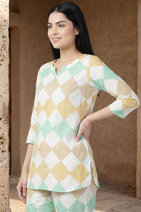Multi Colour Pure Cotton Geometric Print Night Suit VNWK1026