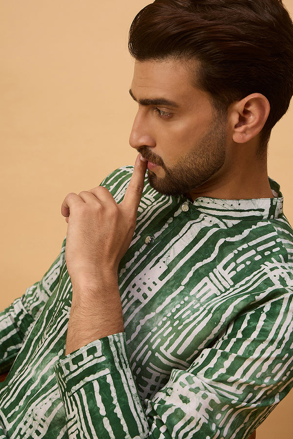 Green Viscose Rayon Batik Embroidered Straight Kurta MKU1500
