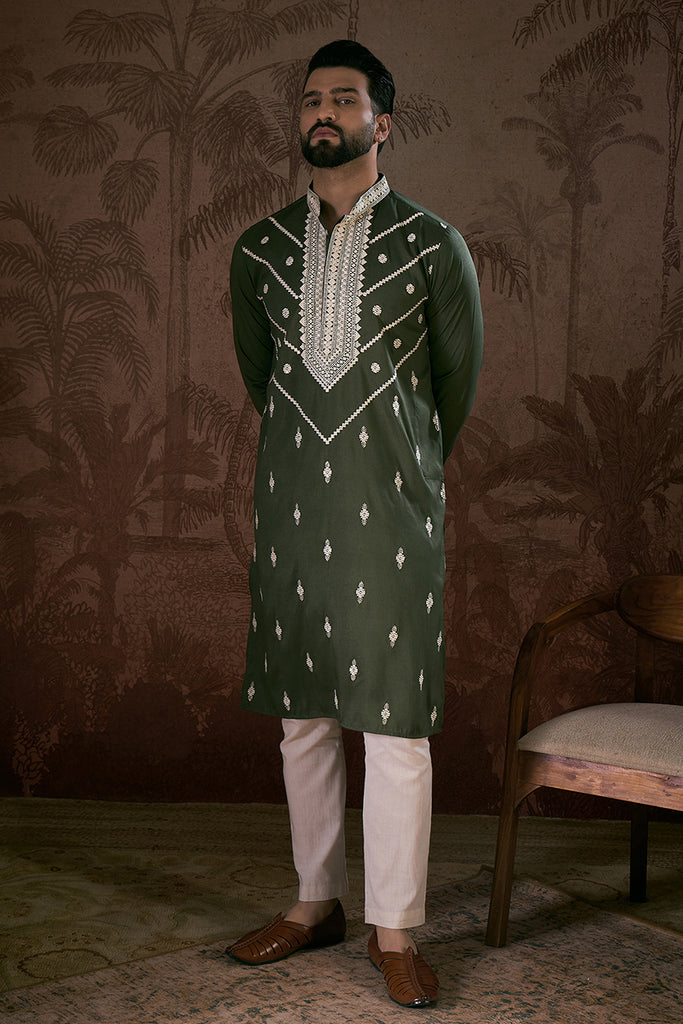 Green Silk Blend Solid Embroidered Straight Kurta With Trouser MKSET1882