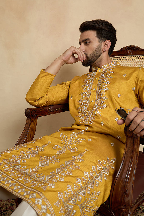 Yellow Silk Blend Solid Embroidered Straight Kurta MKU2525