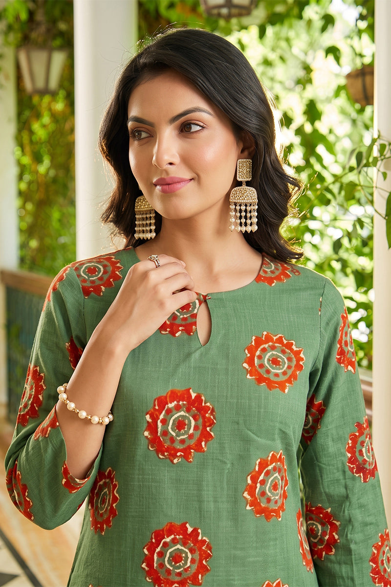 Cotton Rama Green Color Fancy Daily Wear Kurti VCK1295