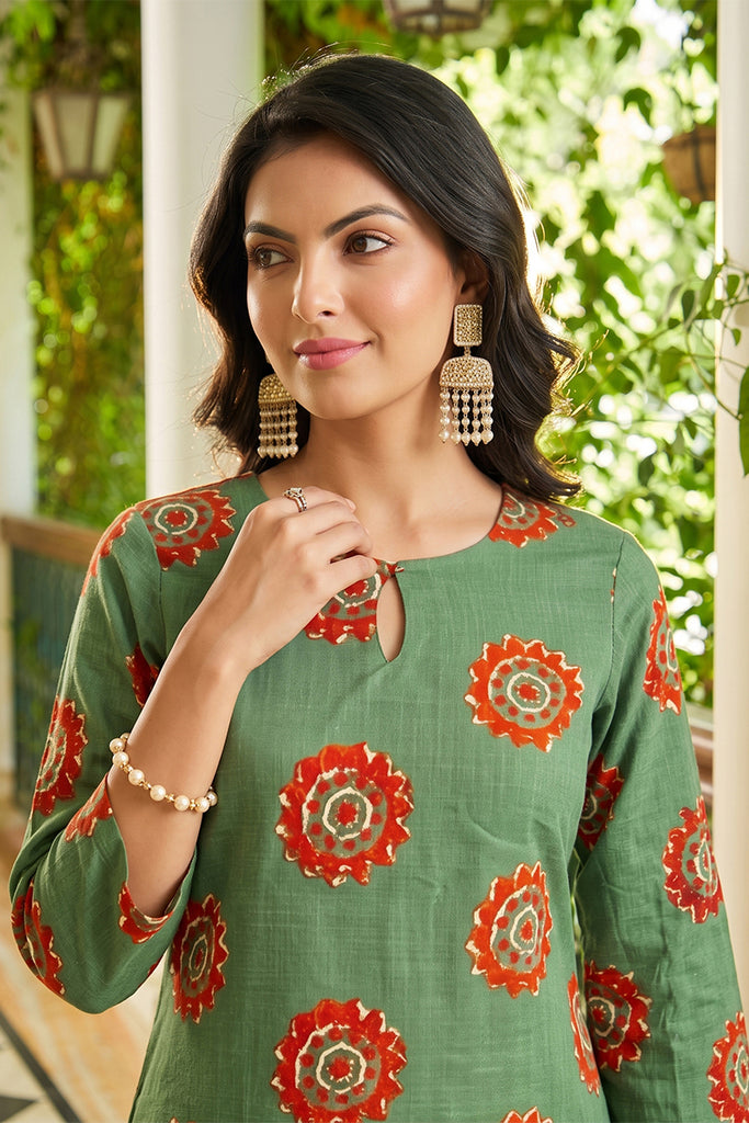 Cotton Rama Green Color Fancy Daily Wear Kurti VCK1295