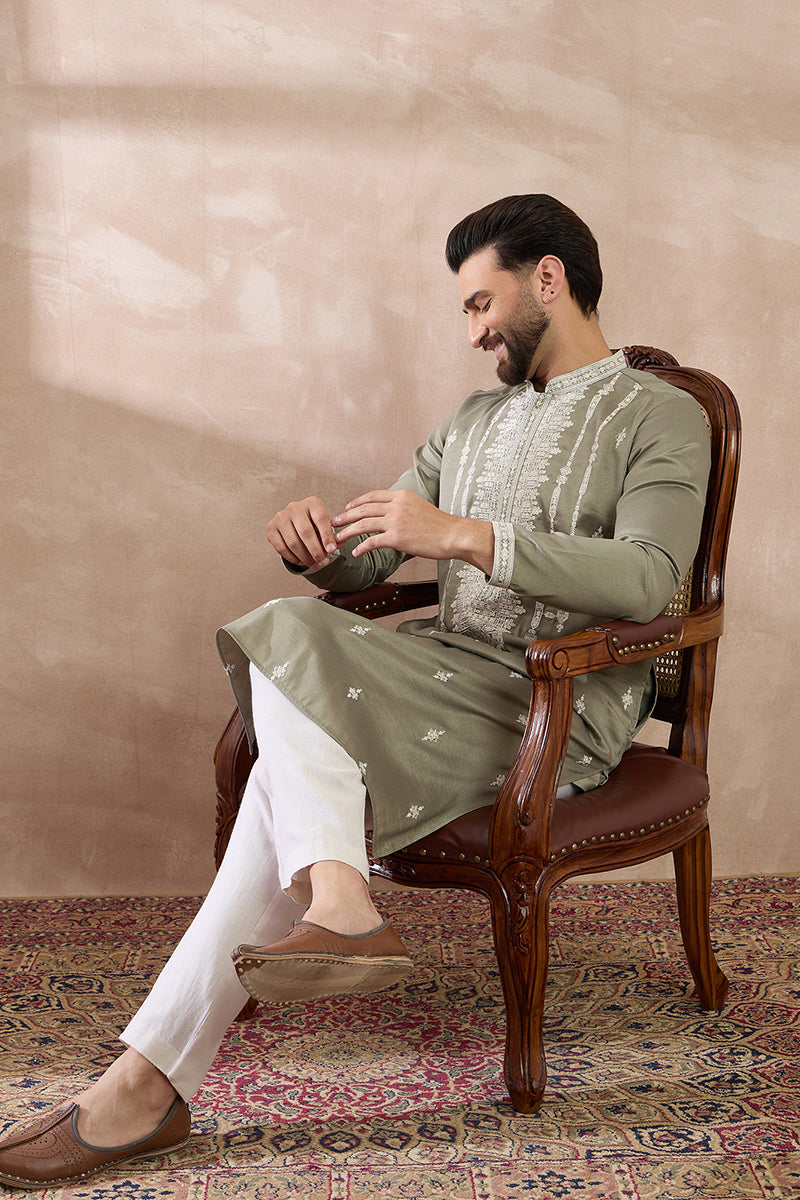 Green Silk Blend Embroidered Mandarin Collar Straight Kurta With Trouser MKSET1791