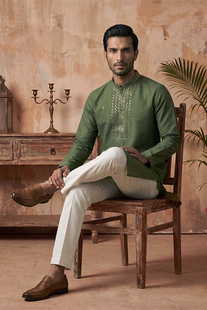 Green Silk Blend Solid Emboidered Sequins Kurta With Trouser MKSET2276