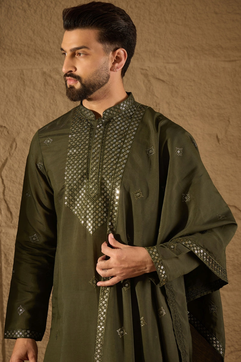 Green Silk Blend Solid Embroidered Straight Kurta with Dupatta MKUD1001