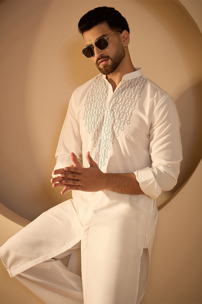 White Silk Blend Embroidered Solid Mens Kurta With Trouser MKSET2452