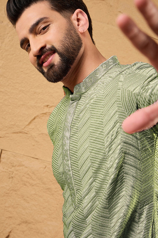 Green Viscose Rayon Solid Embroidered Straight Kurta MKU1203