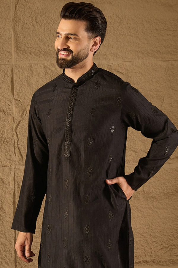 Black Viscose Rayon Solid Embroidered Straight Kurta MKU1294