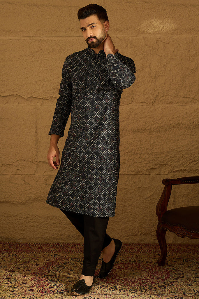 Black Cotton Solid Embroidered Straight Kurta MKU1611