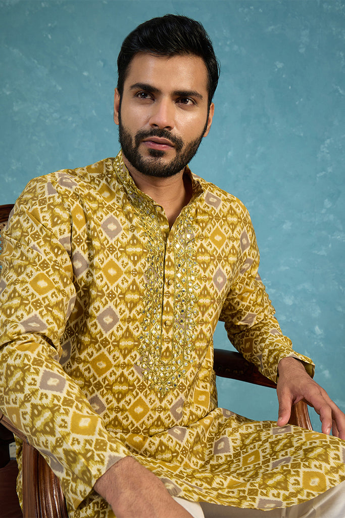 Green Silk Blend Ethnic Motifs Ikat Printed Kurta With Trouser MKSET1894