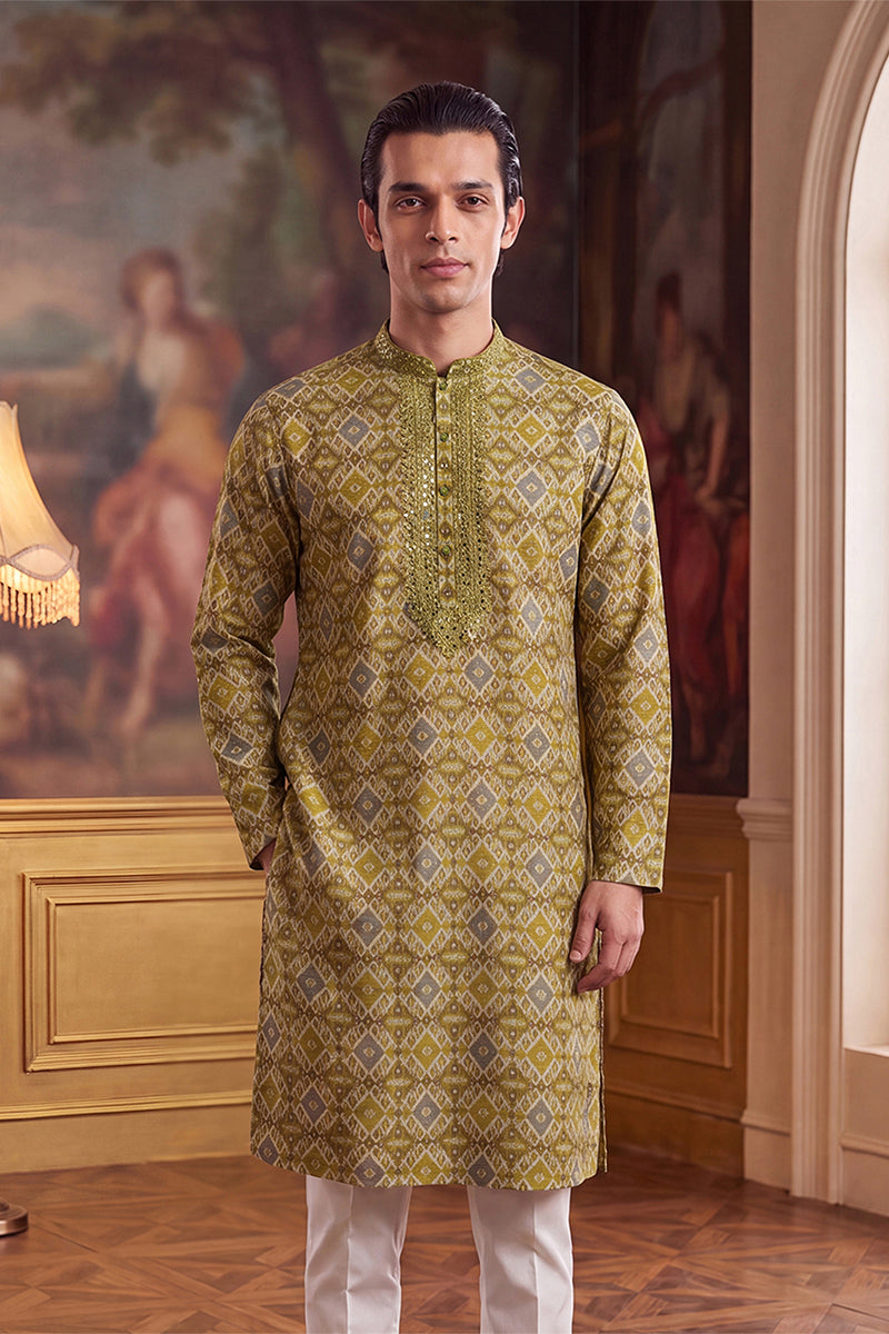Green Silk Blend Ethnic Motifs Ikat Printed Kurta With Trouser MKSET1894