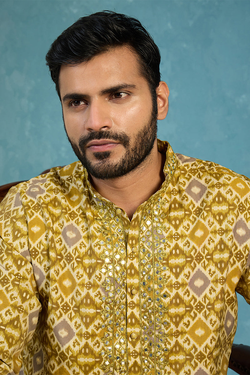 Green Silk Blend Ethnic Motifs Ikat Printed Kurta With Trouser MKSET1894
