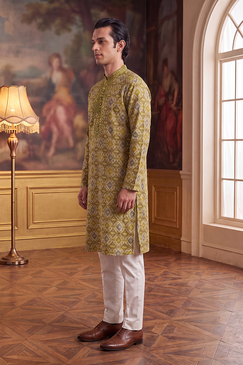 Green Silk Blend Ethnic Motifs Ikat Printed Kurta With Trouser MKSET1894