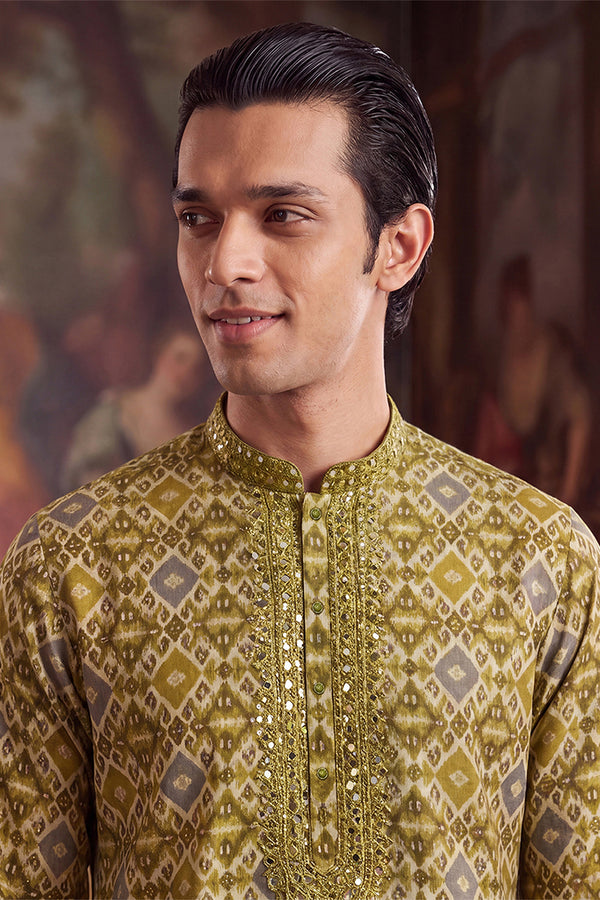 Green Silk Blend Ethnic Motifs Ikat Printed Kurta With Trouser MKSET1894