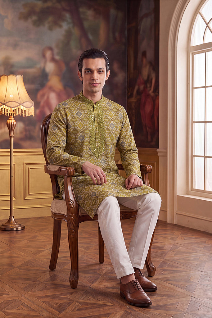 Green Silk Blend Ethnic Motifs Ikat Printed Kurta With Trouser MKSET1894