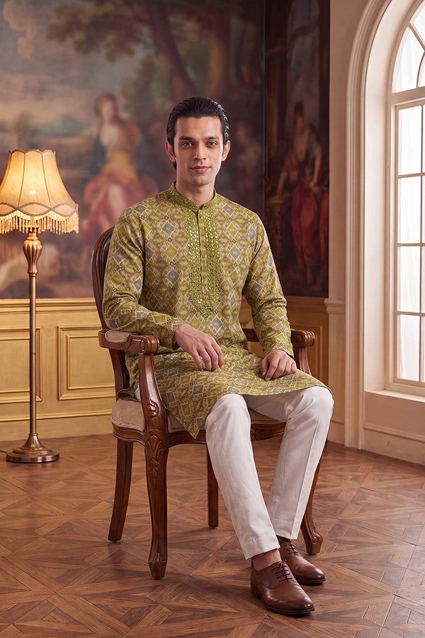 Green Silk Blend Ethnic Motifs Ikat Printed Kurta With Trouser MKSET1894