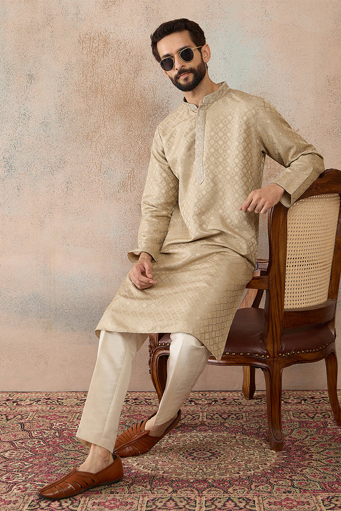 Olive Jacquard Ethnic Motifs Embroidered Kurta With Trouser MKSET2322