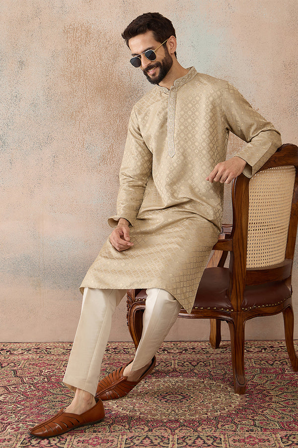 Olive Jacquard Ethnic Motifs Embroidered Kurta MKU2322