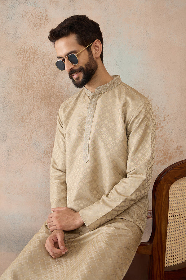 Olive Jacquard Ethnic Motifs Embroidered Kurta MKU2322
