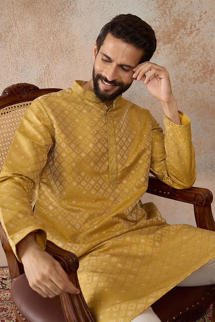 Yellow Jacquard Ethnic Motifs Embroidered Kurta MKU2327