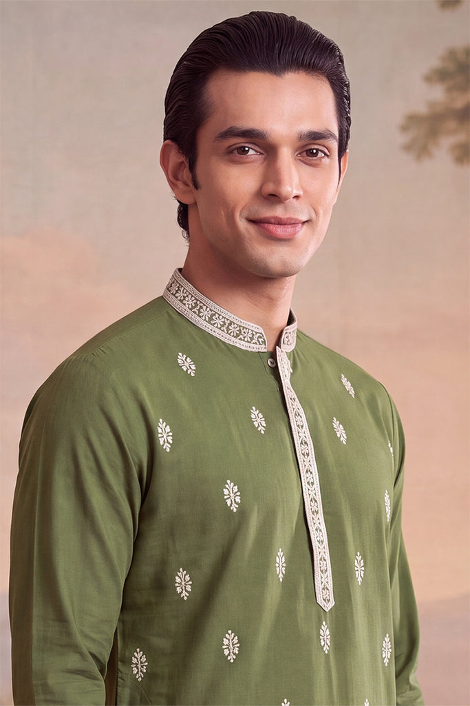 Green Silk Blend Solid Embroidered Kurta MKU2486