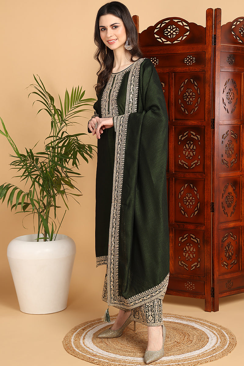 Green Silk Blend Solid Embroidered Straight Style Suit Set PKSKD2263