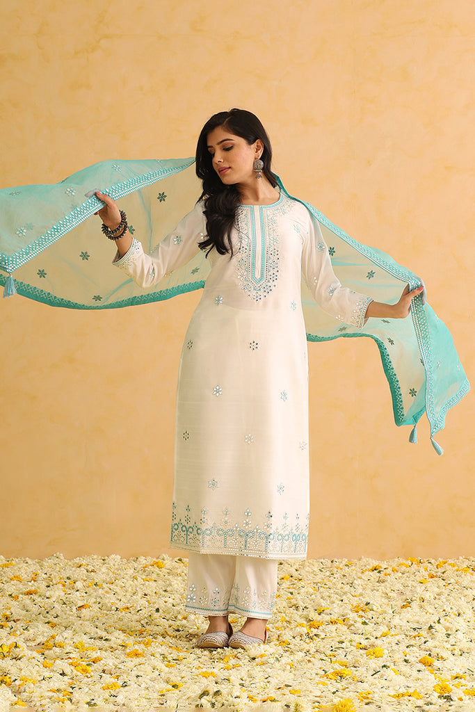 White Silk Blend Embroidered Straight Style Suit Set PKSKD2478