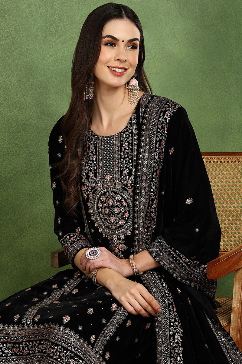 Black Velvet Ethnic Motifs Printed Straight Suit Set PKSKD2768