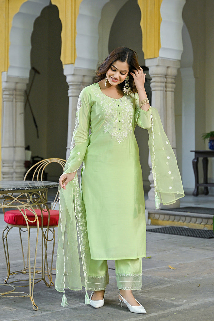 Green Silk Blend Solid Embroidered Straight Kurta Trouser Suit Set PKSKD2837