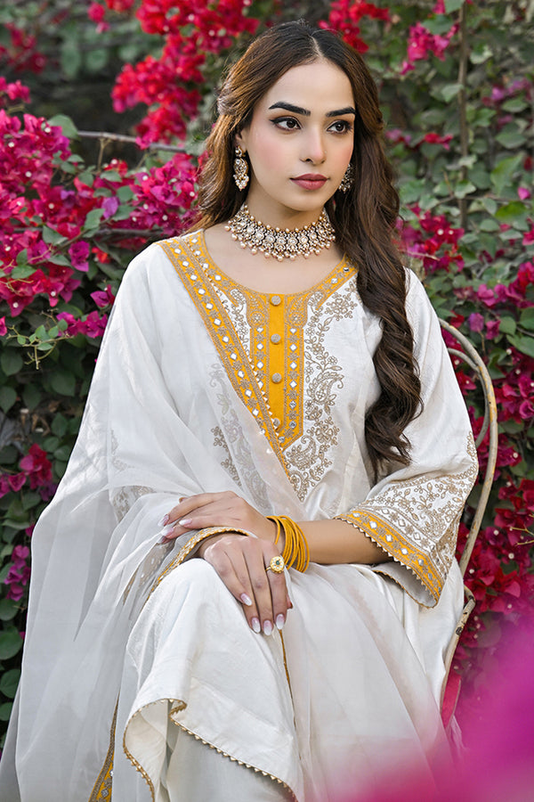 Off White Silk Blend Solid Embroidered Anarkali Kurta Salwar With Dupatta PKSKD2896
