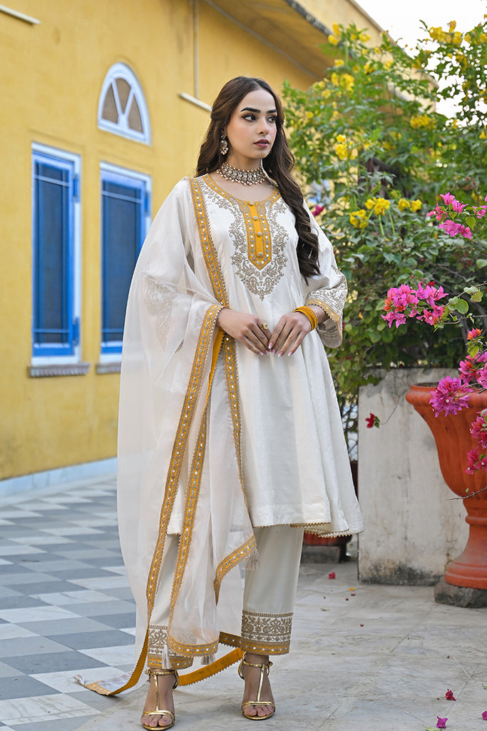 Off White Silk Blend Solid Embroidered Anarkali Kurta Salwar With Dupatta PKSKD2896