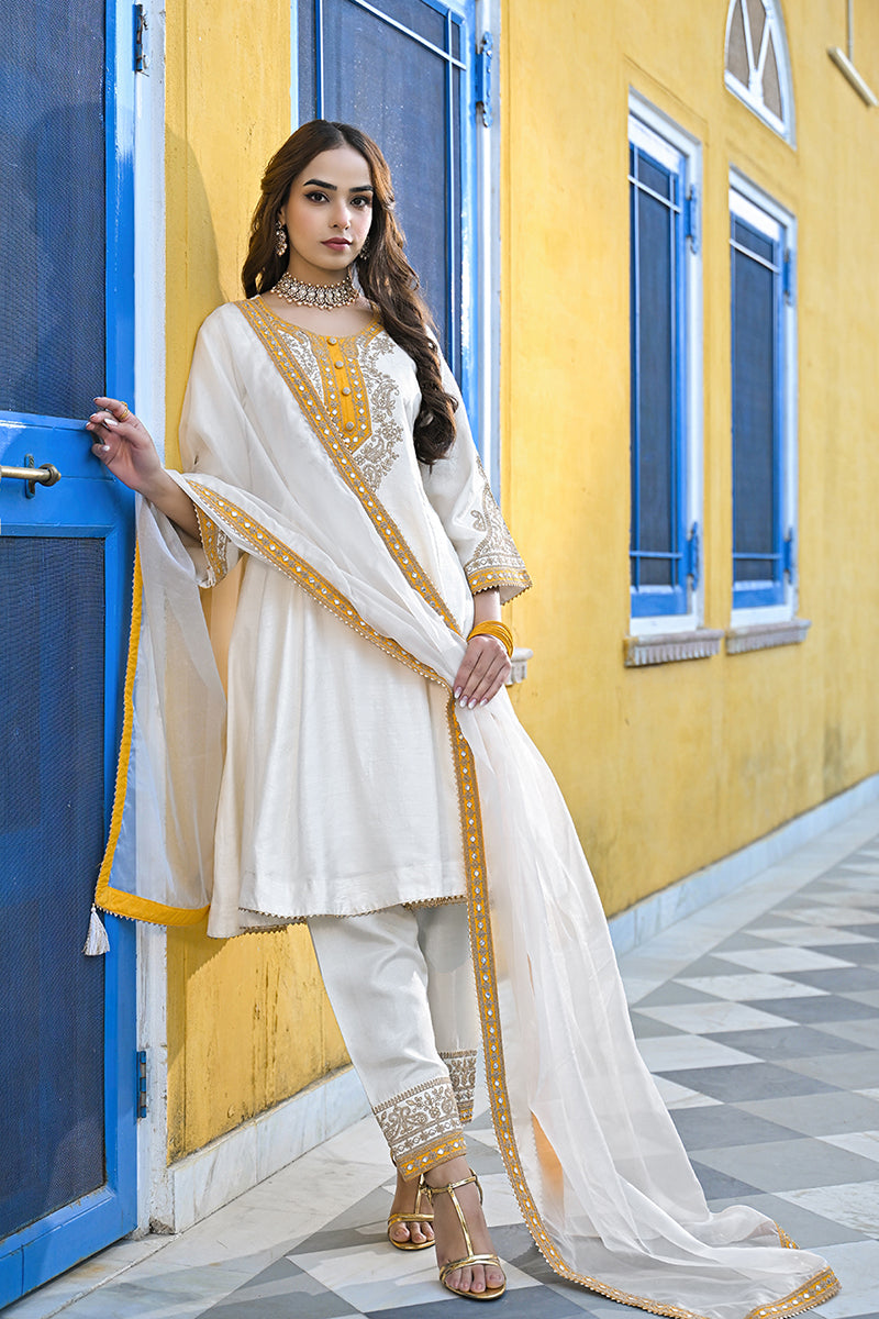 Off White Silk Blend Solid Embroidered Anarkali Kurta Salwar With Dupatta PKSKD2896